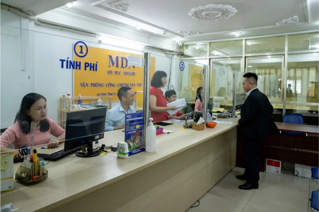 Không gian đón tiếp và xử lý hồ sơ tại Văn phòng công chứng Văn Thị Mỹ Đức