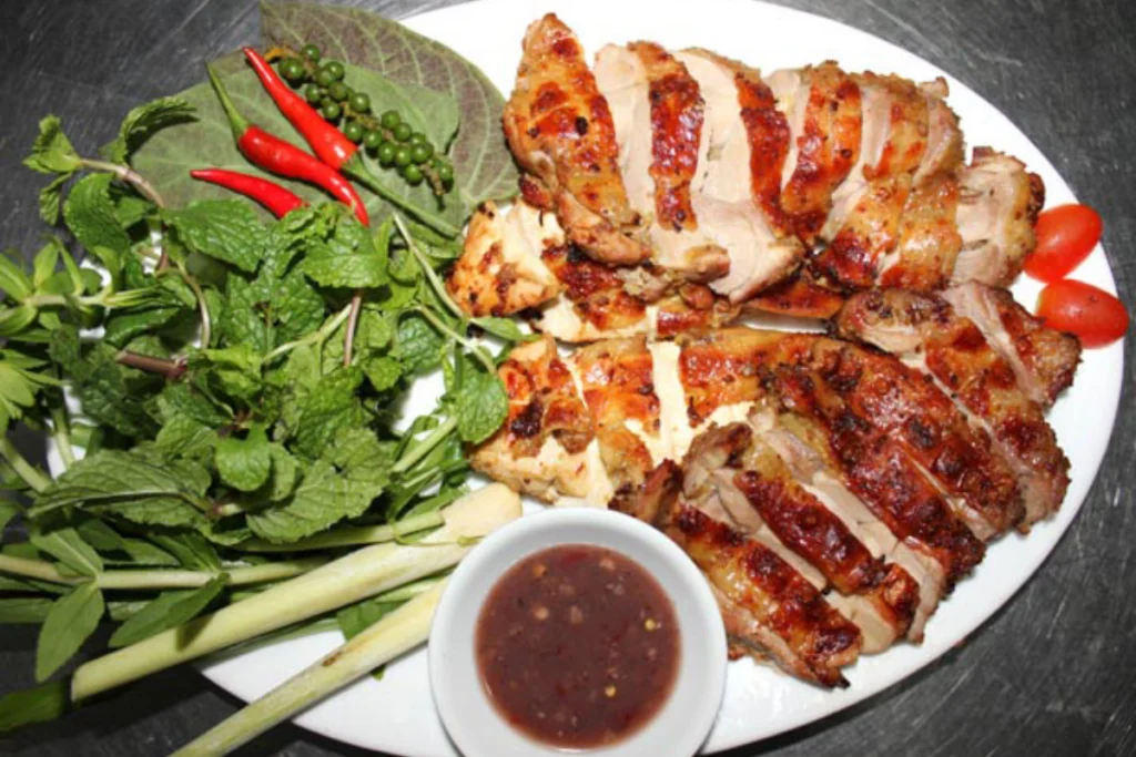Món thịt quay lớp da vàng ươm