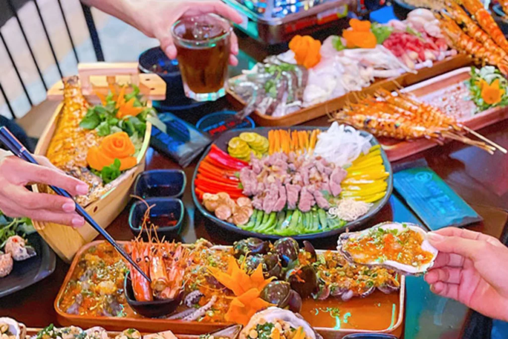 Không gian ẩm thực sân vườn thoáng đãng