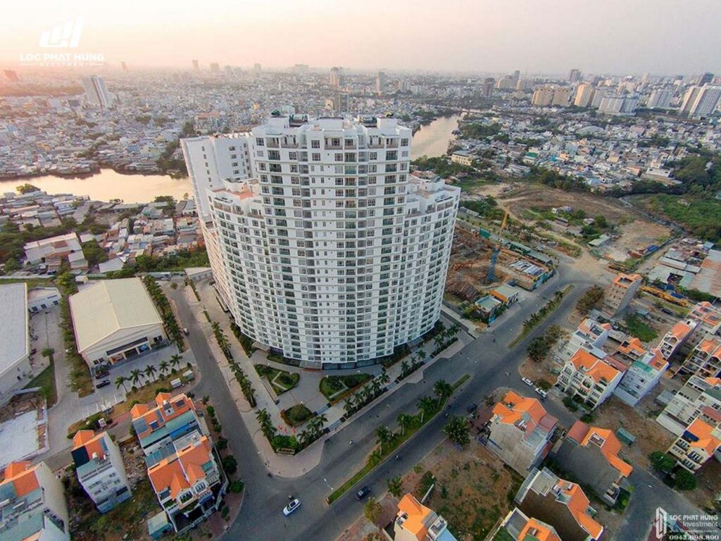 Không gian sống khi so sánh chung cư Him Lam Riverside và Tara Residences