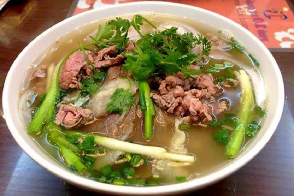 Tô phở tái lăn
