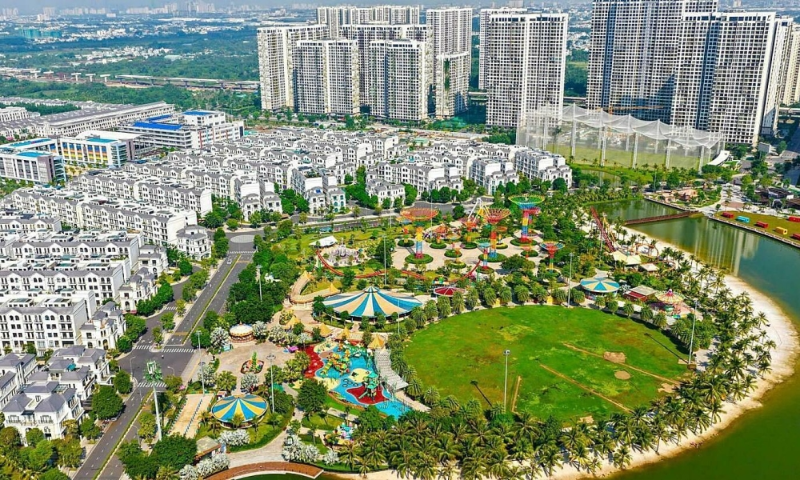 Toàn cảnh công viên ánh sáng và các khối tháp căn hộ cao tầng tại đại đô thị Vinhomes Grand Park Quận 9 đại diện chung cư HCM pháp lý sổ hồng đầy đủ