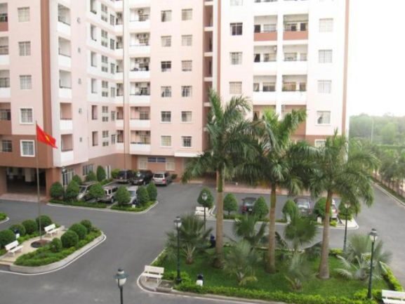 Công viên nội khu xanh mát trong bài review him lam nam sài gòn quận 7