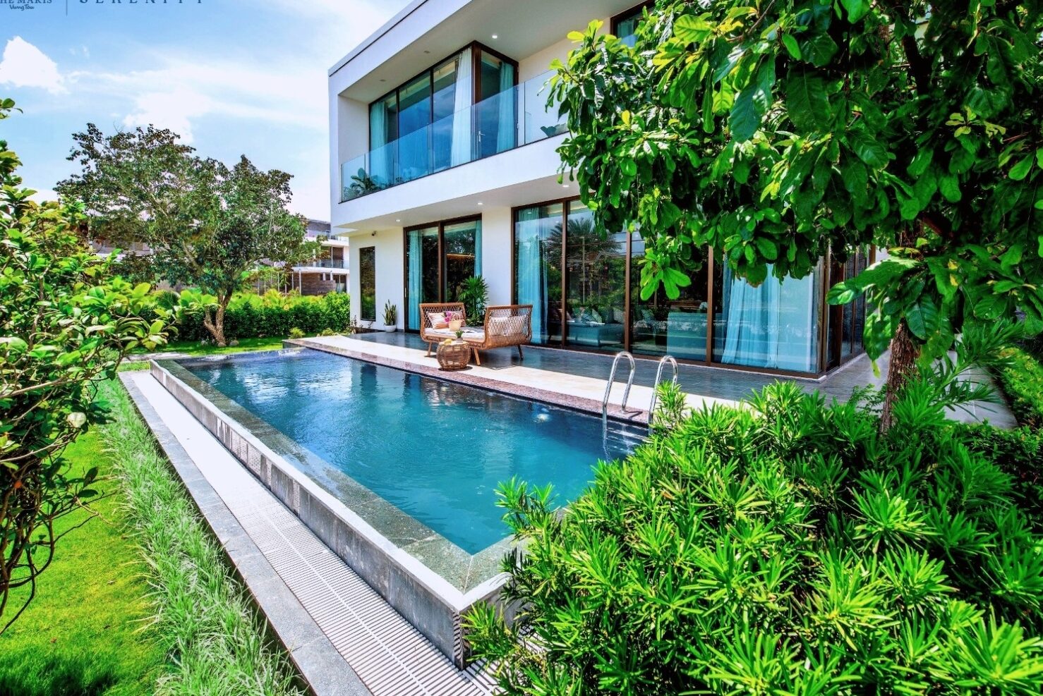 Hồ bơi và tiện ích biển nội khu tại review chung cư Serenity Villa Vũng Tàu