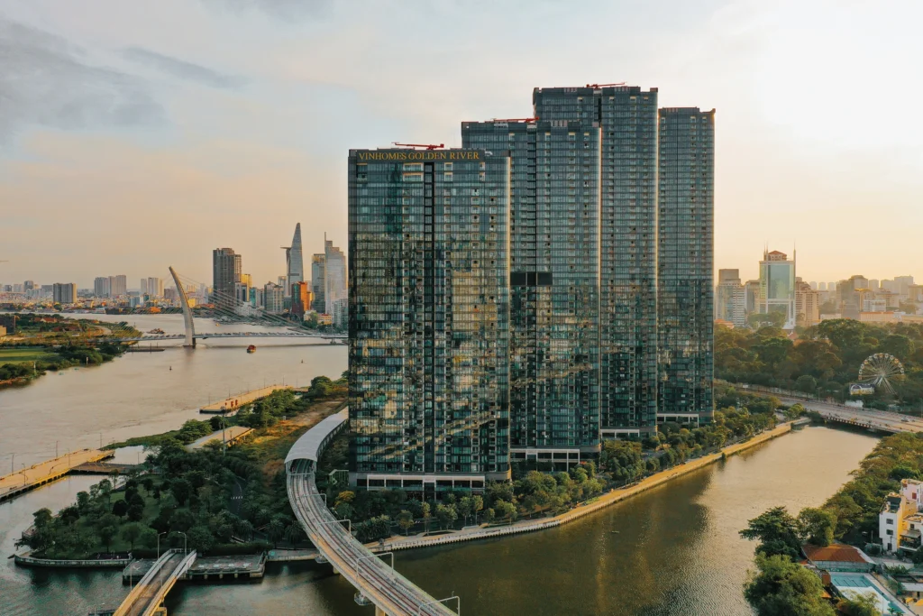 Chung cư Quận 1 cho thuê giá tốt nhất tại dự án Vinhomes Golden River ven sông