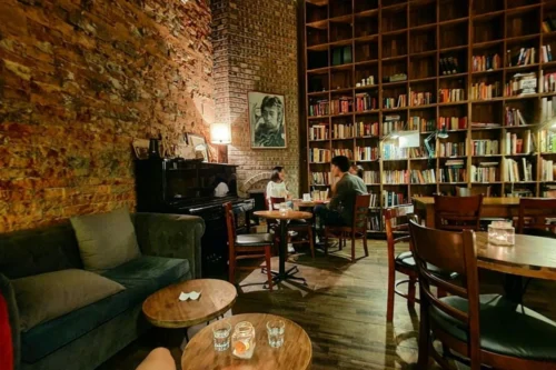 Cafe học bài gần đại học Bách khoa