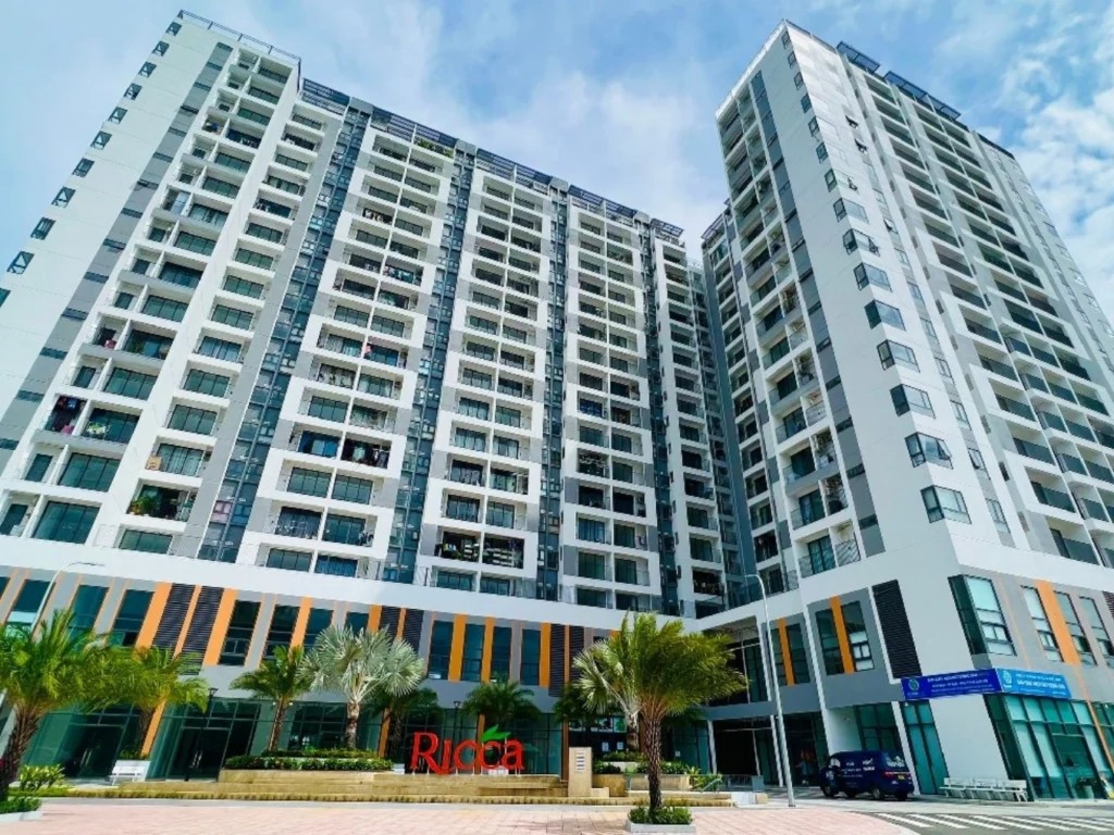 Đánh giá chi tiết hệ thống tiện ích dự án Ricca Quận 9 cũ Hình ảnh thực tế khang trang và hiện đại tại mặt tiền dự án căn hộ Ricca