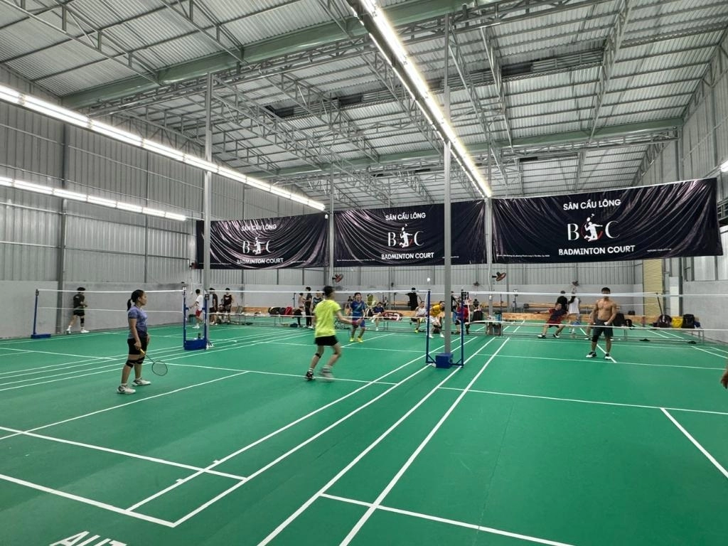 Sân cầu lông BTC trong nhà hiện đại cho người yêu thể thao giải đáp chơi gì ở phường An Hội Tây