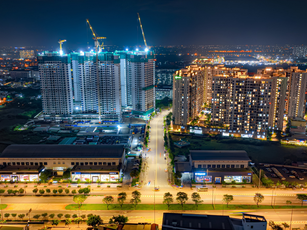 Hạ tầng giao thông đồng bộ giúp kết nối thông suốt từ khu Tây vào trung tâm quận 1.