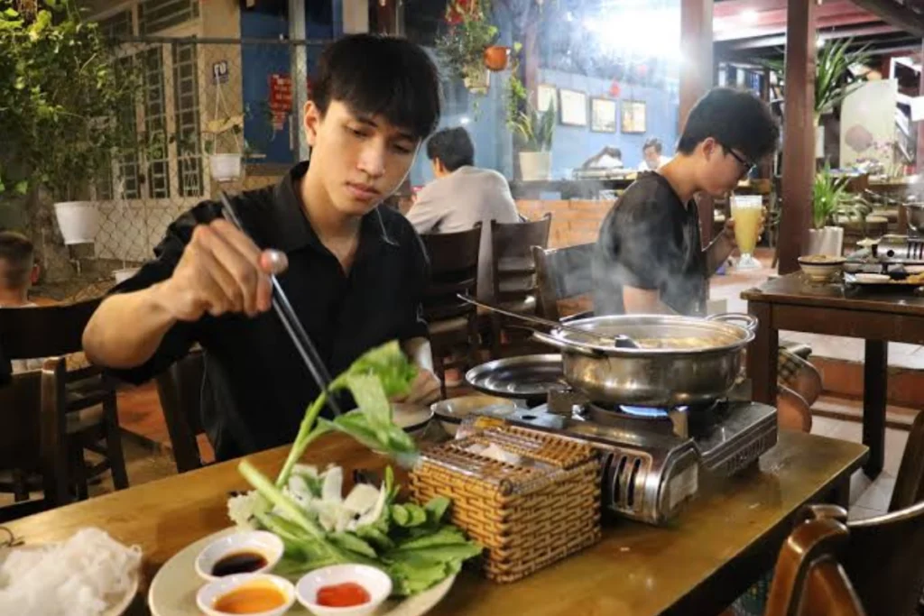 Danh sách 5 quán ăn Làng Đại học giá rẻ cho tân sinh viên Quán ăn Làng Đại học