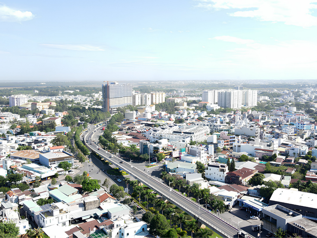 Phân tích thực tế hệ thống tiện ích khu vực Biên Hòa và tiềm năng an cư Hạ tầng giao thông trục chính khang trang và sầm uất tại lõi đô thị Biên Hòa.