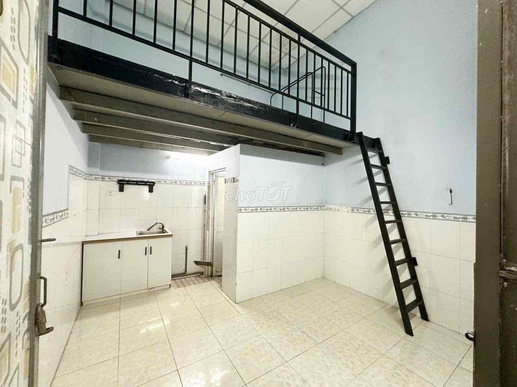 So sánh vị trí, khoảng cách và đặc điểm giữa Quận 12 và Gò Vấp