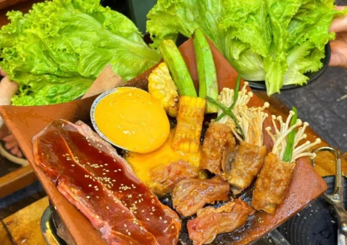 Khay bò nướng ngói rưới sốt trứng muối hấp dẫn đáp ứng nhu cầu chơi gì ở phường Phú Thọ Hòa