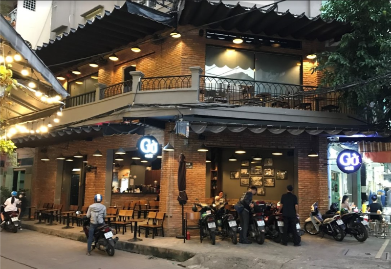 Quán Gờ Cà Phê 2 mặt tiền ốp gạch trần ấm cúng
