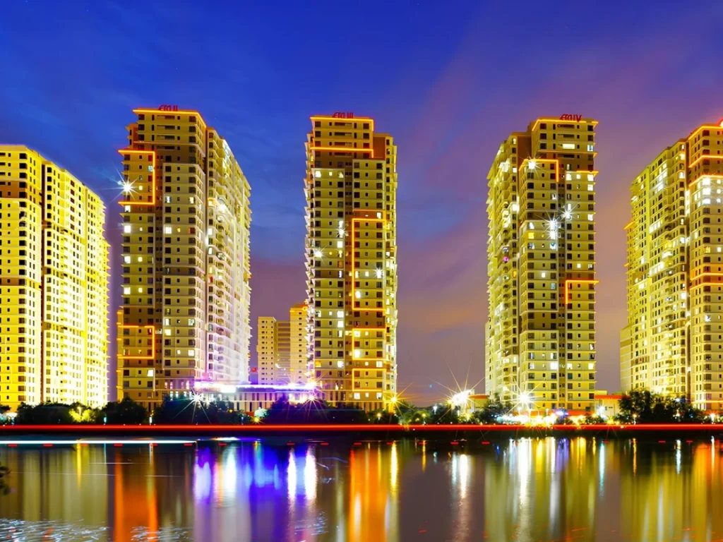 Đánh giá chi tiết hệ thống tiện ích khu vực Era Town Quận 7 hiện nay Vẻ đẹp lung linh, hiện đại về đêm của các tòa tháp căn hộ Era Town bên dòng sông Phú Xuân