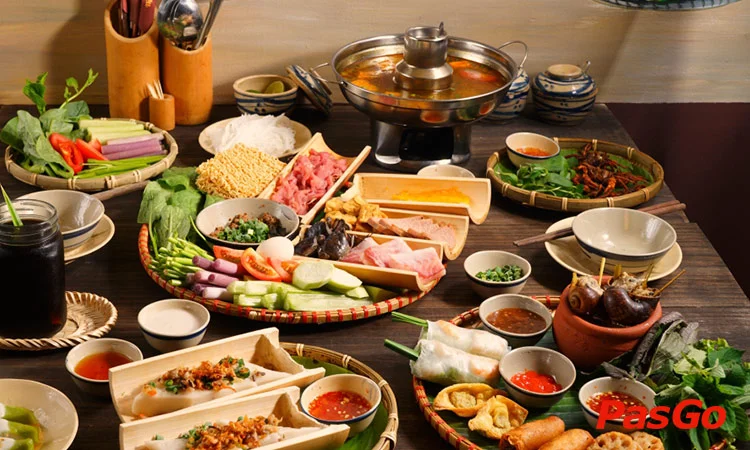Không gian sang trọng của quán ăn ngon phường Cầu Kiệu, phù hợp cho gia đình, bạn bè và gặp gỡ đối tác.