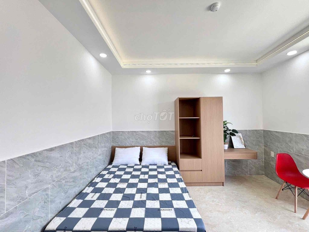 Phân tích ưu, nhược điểm của Gò Vấp và Quận 12 dành cho sinh viên theo vị trí trường học và ngân sách.
