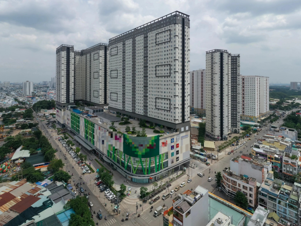 Hệ thống giao thông huyết mạch ven sông giúp kết nối nhanh chóng từ Quận 8 vào trung tâm hành chính