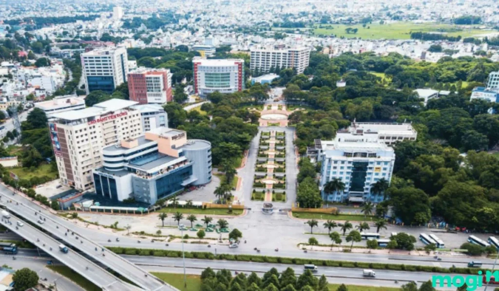 So sánh giá nhà hẻm và nhà mặt tiền Quận 12