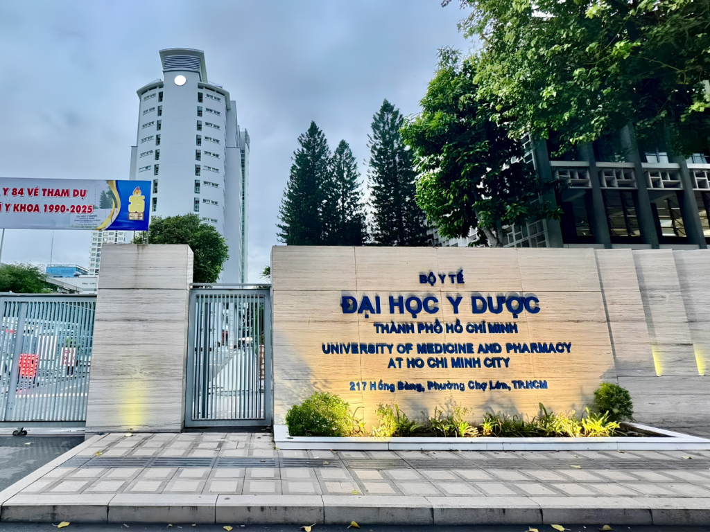 Đại học Y Dược TP.HCM – một trong những cơ sở giáo dục đại học danh tiếng hàng đầu tọa lạc tại Quận 5