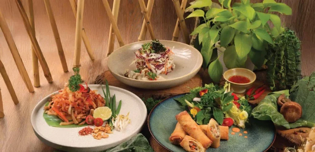 Top 12 quán ăn ngon phường Cầu Kiệu bạn nên ghé thử Bàn tiệc lẩu đầy đủ nguyên liệu tươi ngon tại quán ăn ngon phường Cầu Kiệu, thích hợp cho nhóm đông người.