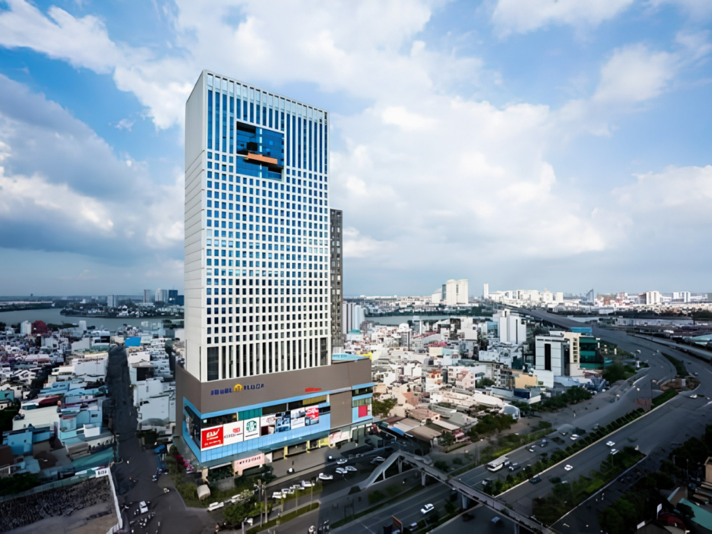 Sở hữu vị trí đắc địa ngay mặt tiền Điện Biên Phủ, Pearl Plaza mang lại lợi thế kết nối giao thông vượt trội về mọi hướng