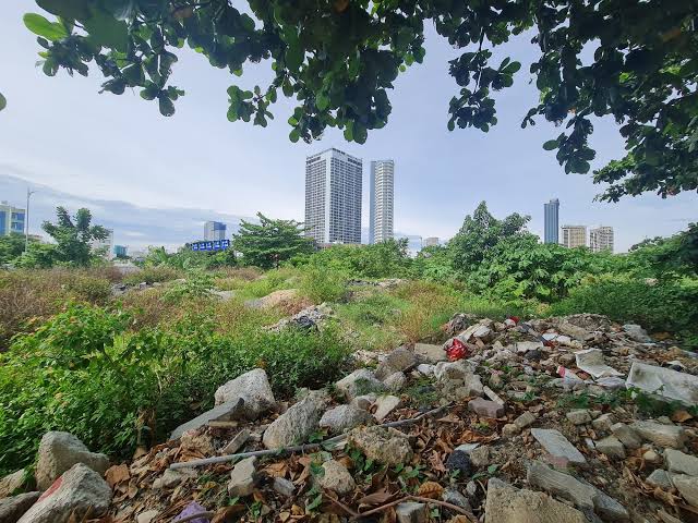 Việc xác định đất bỏ hoang dự kiến dựa trên thời gian không sử dụng, hiện trạng khai thác và dữ liệu quản lý đất đai.