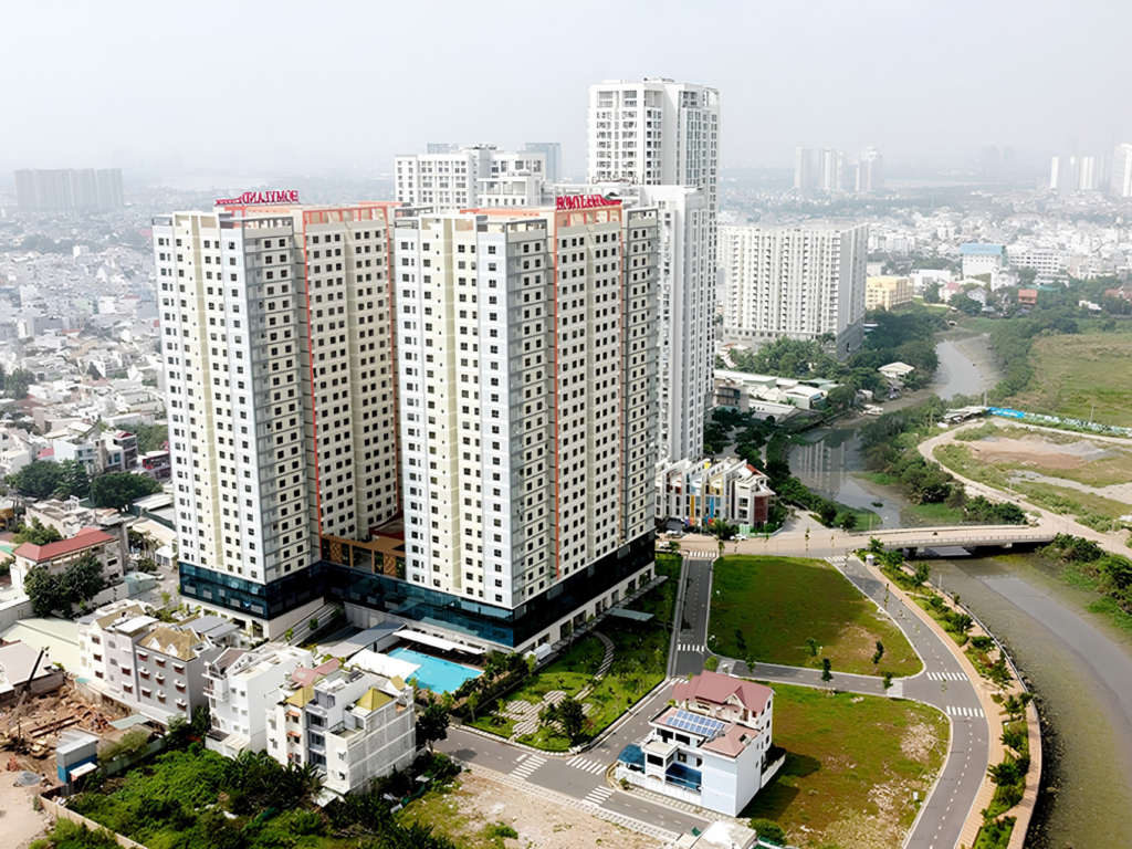 Vị trí đắt giá sát sông Giồng Ông Tố giúp Homyland 2 có môi trường sống thoáng đãng cùng kết nối giao thông linh hoạt