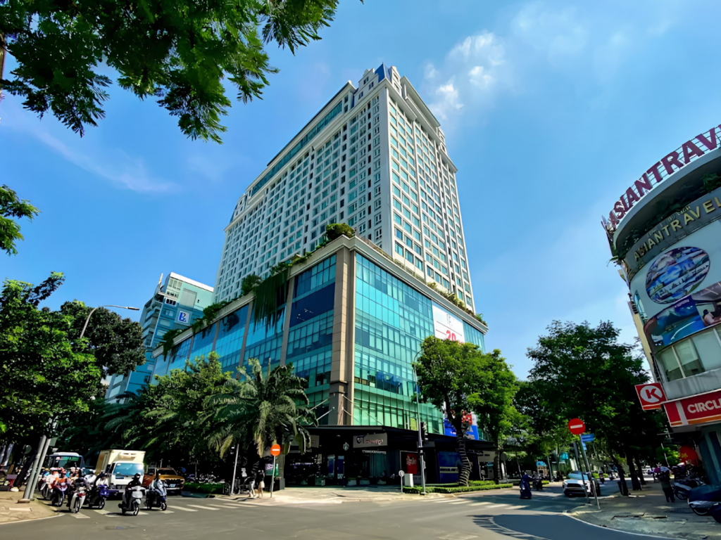 Vị trí mặt tiền trục đường huyết mạch giúp cư dân kết nối giao thông linh hoạt đến các khu vực trung tâm