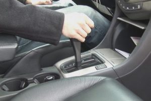Chia sẻ kinh nghiệm lái xe số tự động an toàn cho xế mới