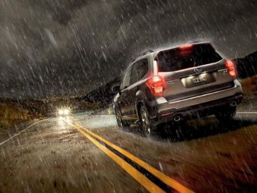 5 nguyên tắc lái xe trời mưa bão an toàn mà ai cũng cần biết