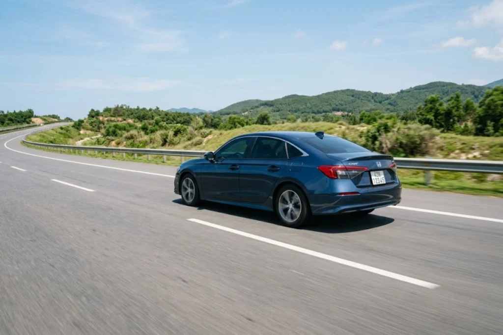 Lái xe trên cao tốc hình 1
