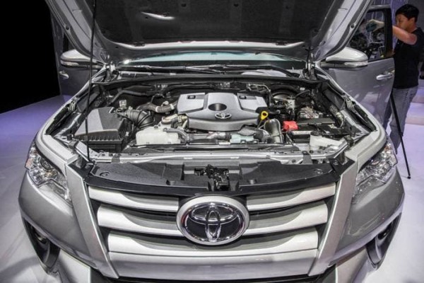 Toyota Fortuner 24G MT 4x2 2017 máy dầu số sàn nhập khẩu giá bao nhiêu tại  Việt Nam
