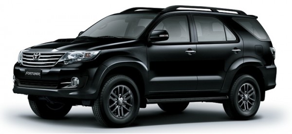 Xe Toyota Fortuner máy dầu và máy xăng