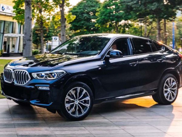Thiết kế của BMW X6 là sự pha trộn giữa sự vững chãi, linh hoạt rất riêng của gia đình BMW X cùng tính năng động, thể thao đặc trưng của những mẫu xe Coupé