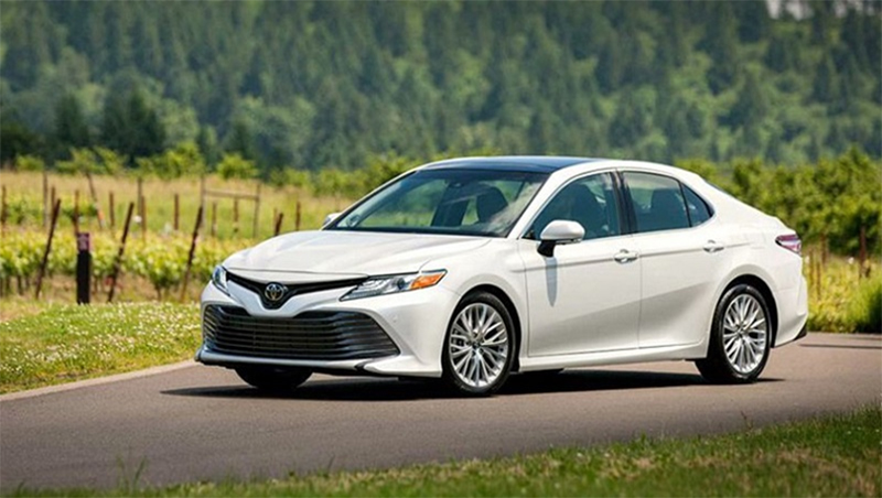 Nên mua xe Toyota Camry 2.0g hay 2.5q? Toyota camry 2.0