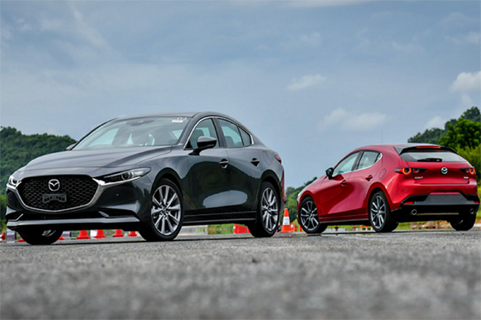 Hình ảnh so sánh ngoại thất xe Mazda 3 2019 và 2020
