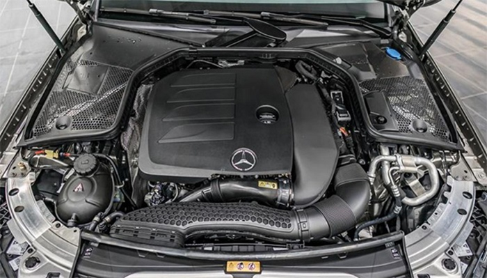 Cấu tạo động của của xe Mercedes C300 AMG 2019