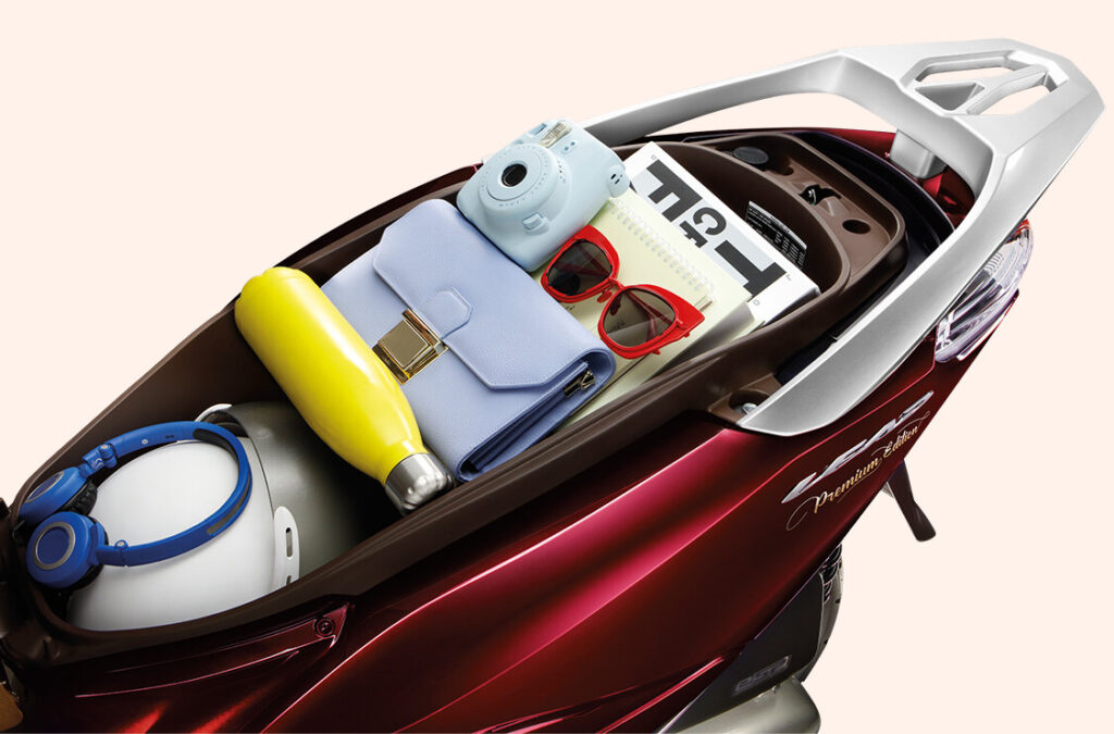 Cách mở cốp xe Lead không cần chìa khóa khi bị mất hoặc bị quên trong cốp cách mở cốp xe lead không cần chìa khóa