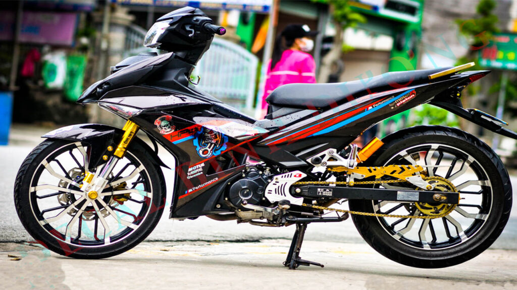 dán decal xe máy giá bao nhiêu thumbnail