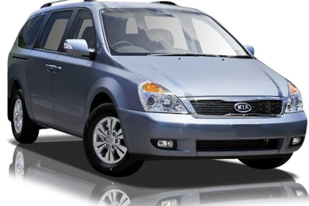 Có nên mua xe Kia Carnival đời 2012 lúc này?