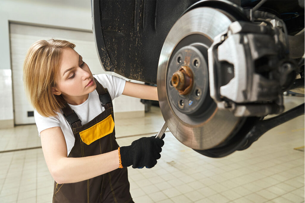 Nguyên nhân và cách khắc phục xe bị bó thắng ở ô tô Xe bị bó thắng gây nhiều nguy hiểm