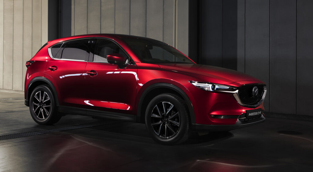 Mazda CX-5 là dòng SUV 5 chỗ khá phổ biến ở Việt Nam