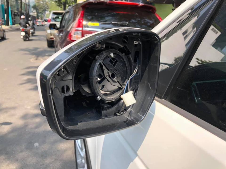 Nối dây cáp trong gương
