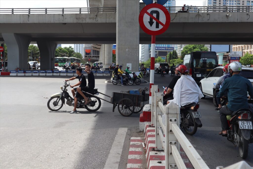 Cập nhật mức phạt lỗi quay đầu xe máy năm 2023 Cập nhật mức phạt lỗi quay đầu xe máy