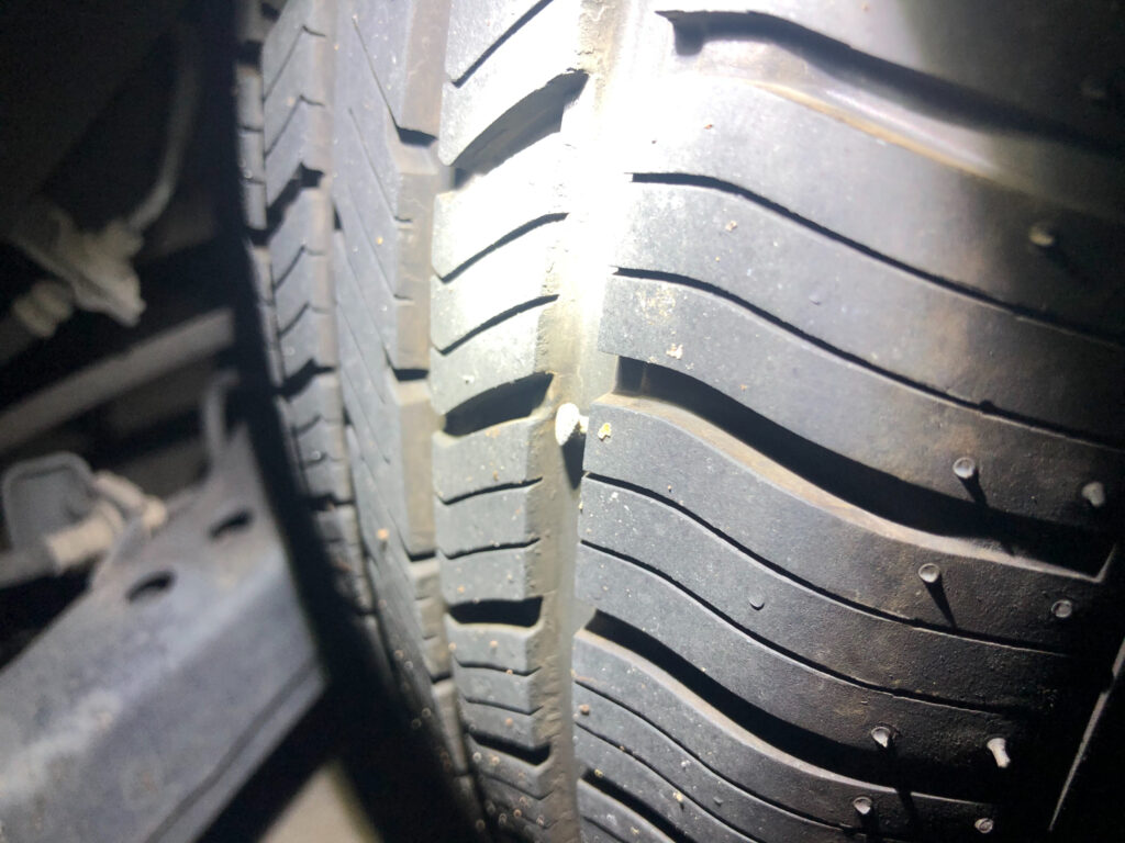 Quy định thay lốp xe ô tô dựa vào tuổi thọ lốp