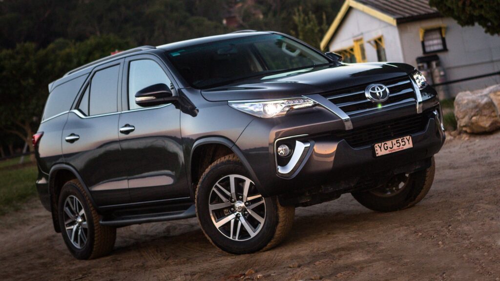 1 tỷ mua xe SUV gì? Toyota Fortuner