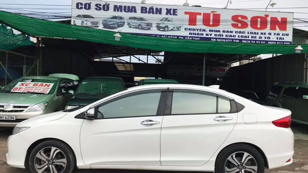 Salon ô tô Tú Sơn