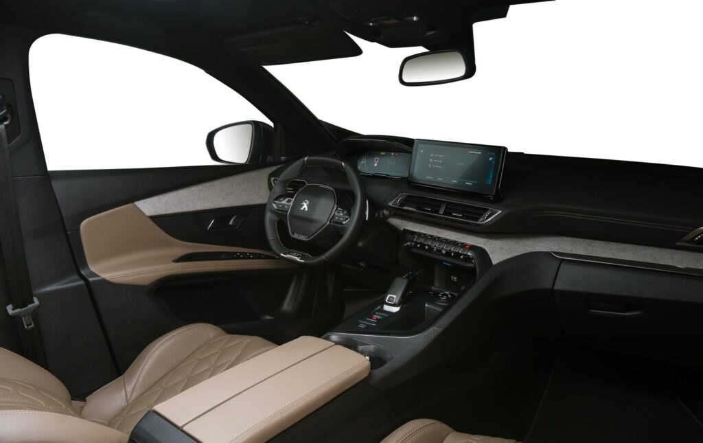 SUV hạng C có nội thất được thiết kế theo ngôn ngữ i-Cockpit