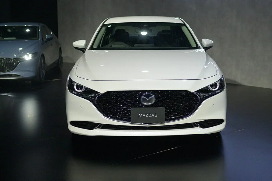 Tầm 900 triệu nên mua xe gì - Mazda 3